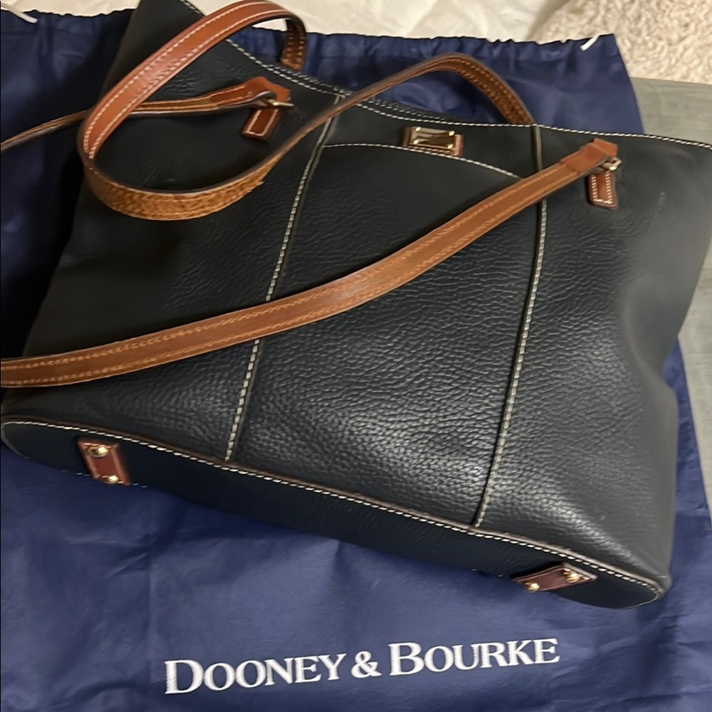Dooney & Bourke Navy &Tan Pebbled Leather Lexington /Dust Bag /Original Reg.incl - Picture 2 of 16